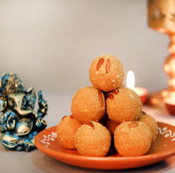 Besan Ladoo Ganesh Combo 799